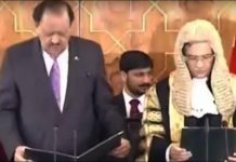 جسٹس ثاقب نثار نے چیف جسٹس کے عہدے کا حلف اٹھالیا